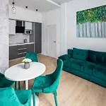 Two Bedroom * לבוב
